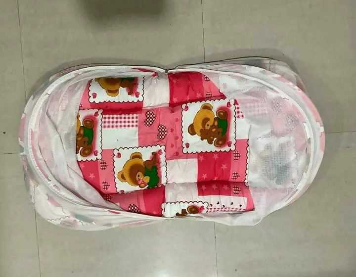 BABYHUG Bedding Set with Mosquito Net